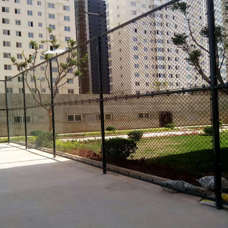 篮球场地围栏