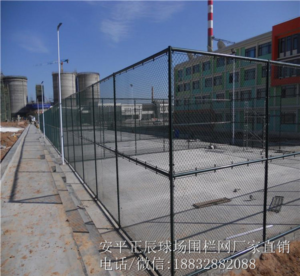 球场围栏网图片
